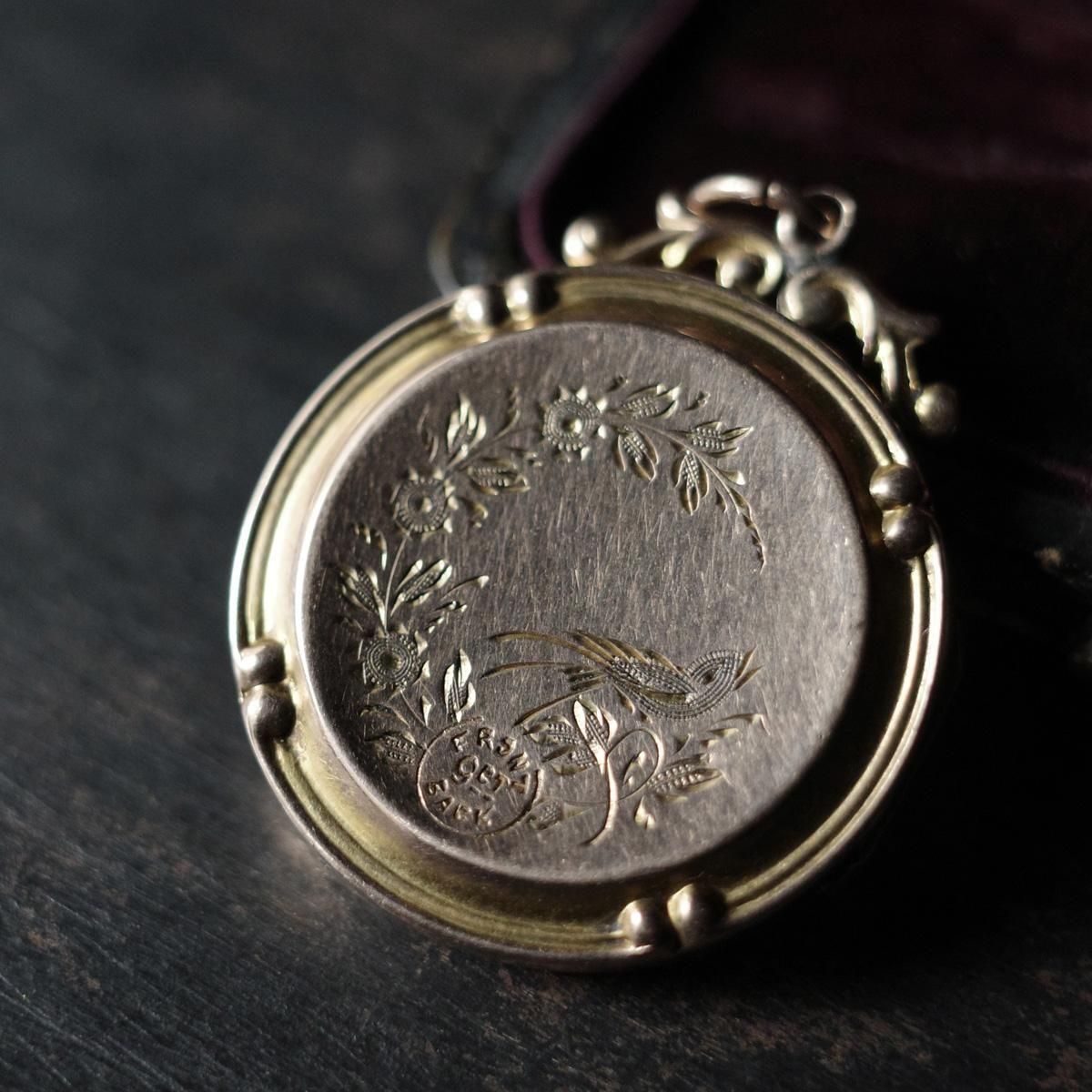 <img class='new_mark_img1' src='https://img.shop-pro.jp/img/new/icons13.gif' style='border:none;display:inline;margin:0px;padding:0px;width:auto;' />ȥꥢ 9 å ڥȥȥåסVictorian 9K Locket Pendant Top