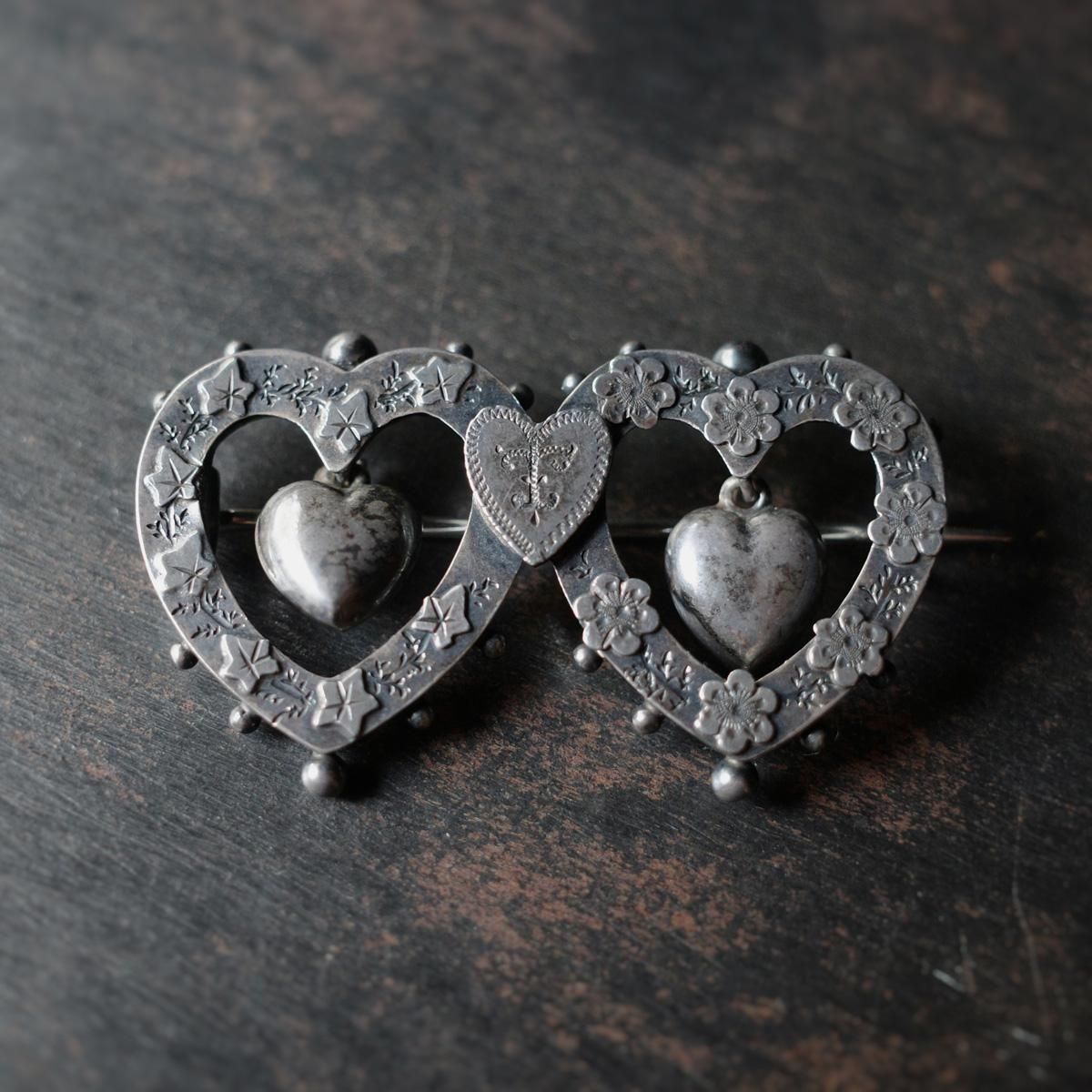 <img class='new_mark_img1' src='https://img.shop-pro.jp/img/new/icons13.gif' style='border:none;display:inline;margin:0px;padding:0px;width:auto;' />ȥꥢ С ϡ ֥Victorian Silver Heart Brooch
