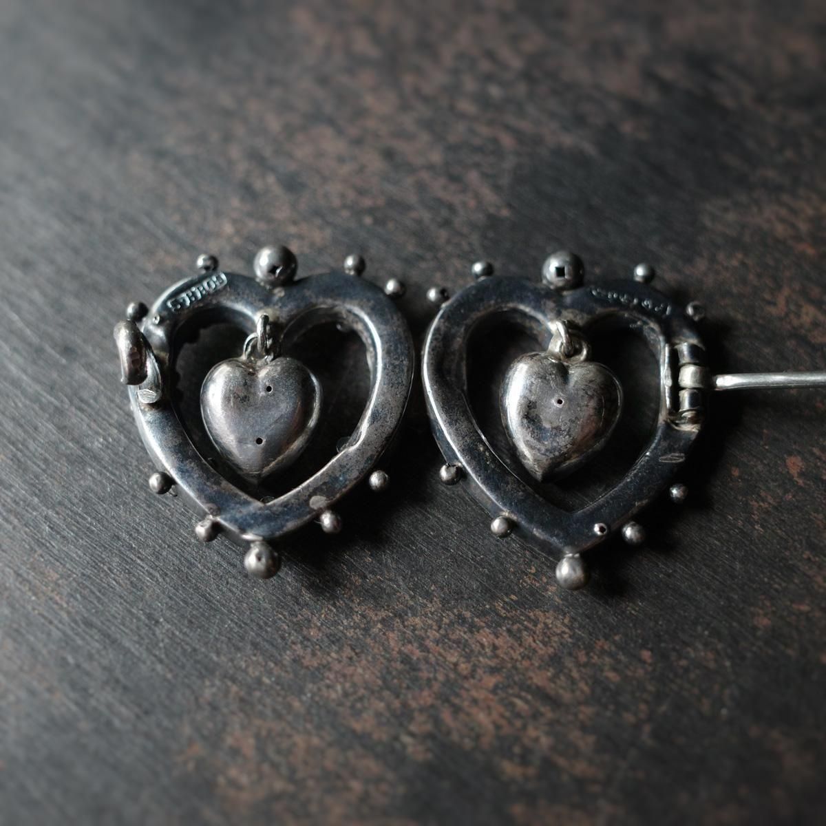 <img class='new_mark_img1' src='https://img.shop-pro.jp/img/new/icons13.gif' style='border:none;display:inline;margin:0px;padding:0px;width:auto;' />ȥꥢ С ϡ ֥Victorian Silver Heart Brooch