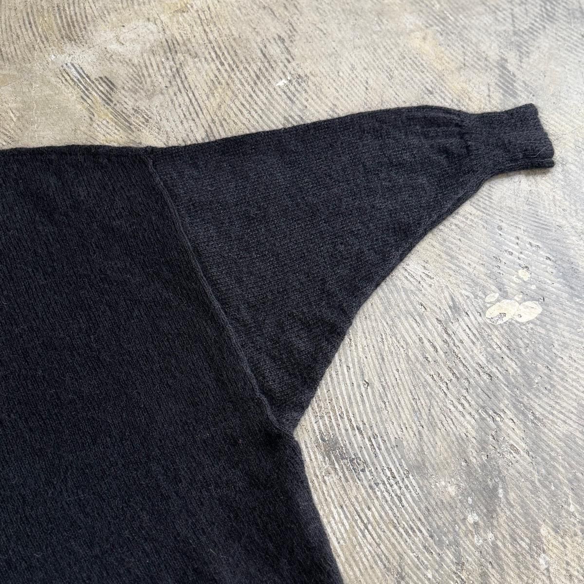 <img class='new_mark_img1' src='https://img.shop-pro.jp/img/new/icons13.gif' style='border:none;display:inline;margin:0px;padding:0px;width:auto;' />suzuki takayuki fulling knitted capeʥ業 ե ˥åƥɥסblack
