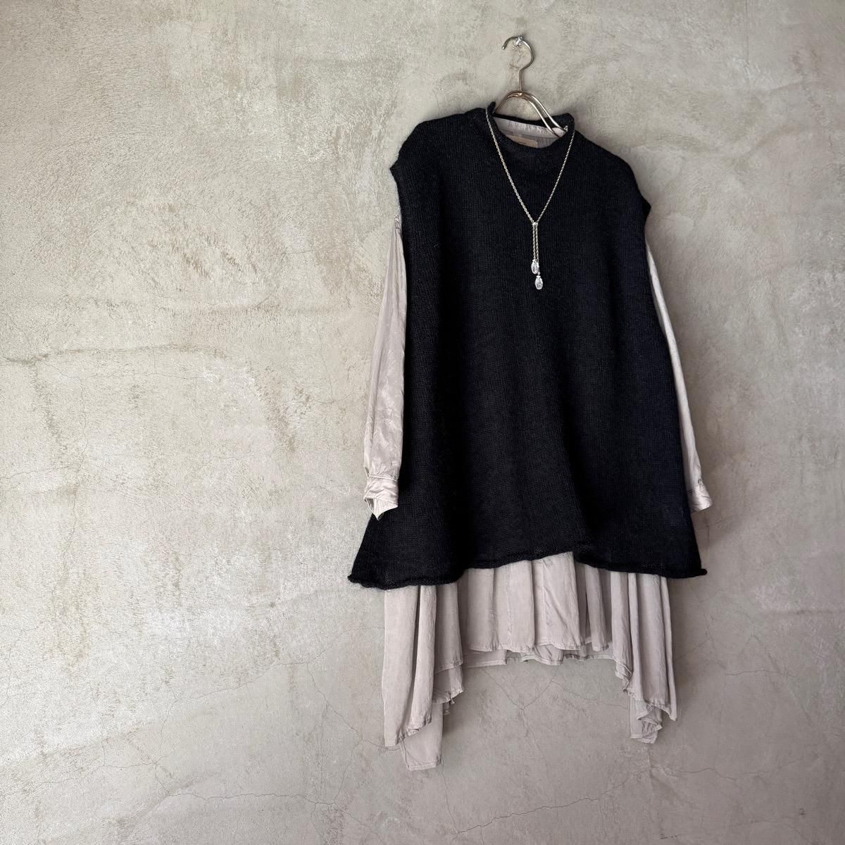 <img class='new_mark_img1' src='https://img.shop-pro.jp/img/new/icons13.gif' style='border:none;display:inline;margin:0px;padding:0px;width:auto;' />suzuki takayuki fulling knitted vestʥ業 ե ˥åƥɥ٥ȡblack