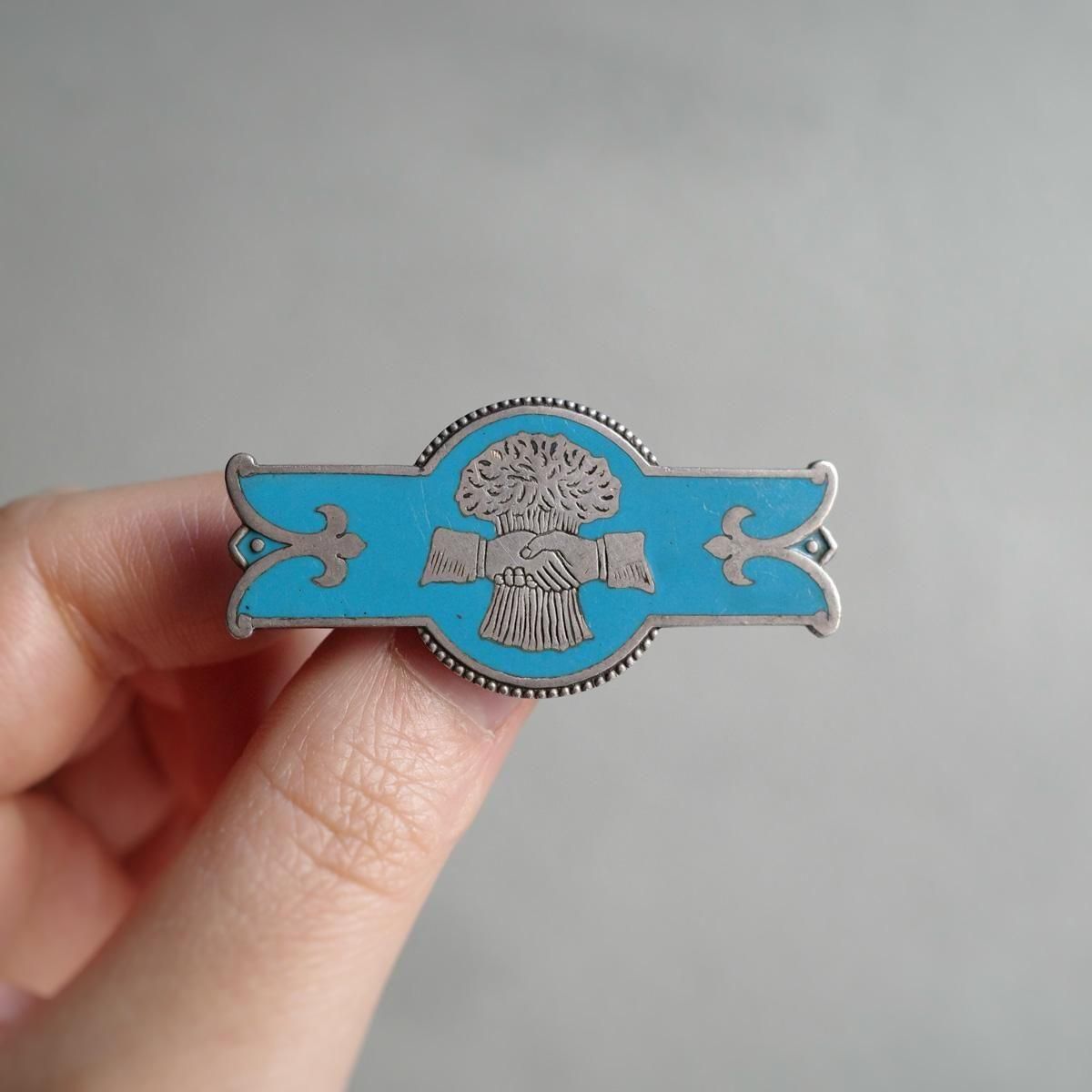 <img class='new_mark_img1' src='https://img.shop-pro.jp/img/new/icons13.gif' style='border:none;display:inline;margin:0px;padding:0px;width:auto;' />1896ǯ С ʥ ϥ ֥c.1896 Silver Enamel Shake Hands Brooch