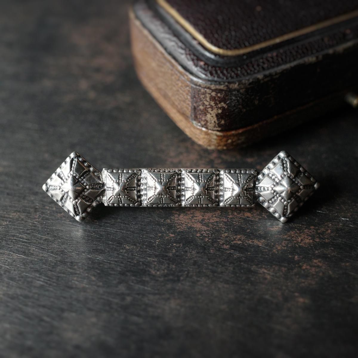 <img class='new_mark_img1' src='https://img.shop-pro.jp/img/new/icons13.gif' style='border:none;display:inline;margin:0px;padding:0px;width:auto;' />ȥꥢ С С ֥Victorian Silver Brooch