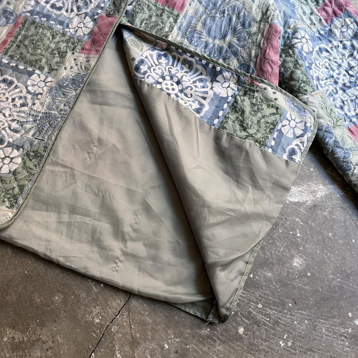 <img class='new_mark_img1' src='https://img.shop-pro.jp/img/new/icons13.gif' style='border:none;display:inline;margin:0px;padding:0px;width:auto;' />ơ 륯 ޥꥫ ƥ󥰥㥱åȡVintage Silk Quilted Jacket