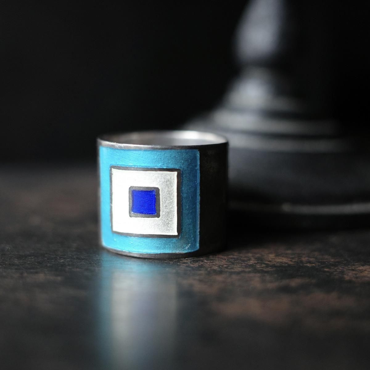 <img class='new_mark_img1' src='https://img.shop-pro.jp/img/new/icons13.gif' style='border:none;display:inline;margin:0px;padding:0px;width:auto;' />С ֥롼 ʥ 󥰡Vintage Silver Blue Enamel Ring