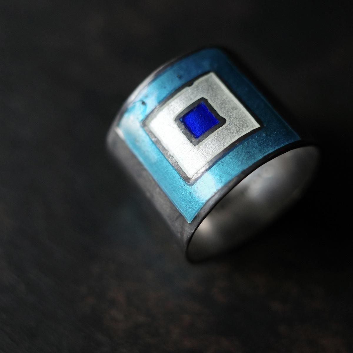 <img class='new_mark_img1' src='https://img.shop-pro.jp/img/new/icons13.gif' style='border:none;display:inline;margin:0px;padding:0px;width:auto;' />С ֥롼 ʥ 󥰡Vintage Silver Blue Enamel Ring