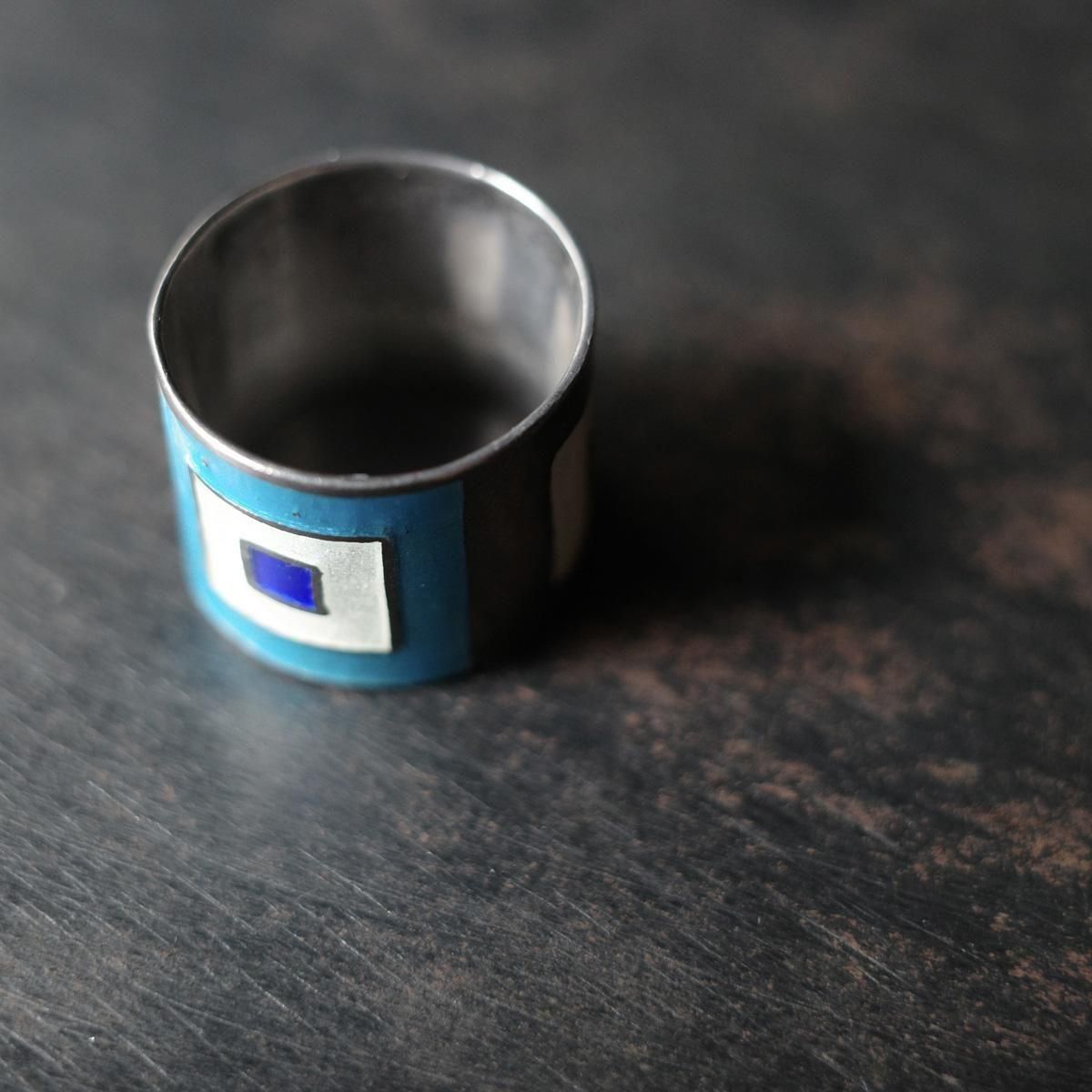 <img class='new_mark_img1' src='https://img.shop-pro.jp/img/new/icons13.gif' style='border:none;display:inline;margin:0px;padding:0px;width:auto;' />С ֥롼 ʥ 󥰡Vintage Silver Blue Enamel Ring