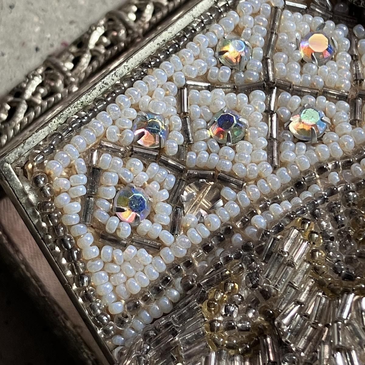 <img class='new_mark_img1' src='https://img.shop-pro.jp/img/new/icons13.gif' style='border:none;display:inline;margin:0px;padding:0px;width:auto;' />ơ եǥ ӡХåVintage Feather Design Beads Bag