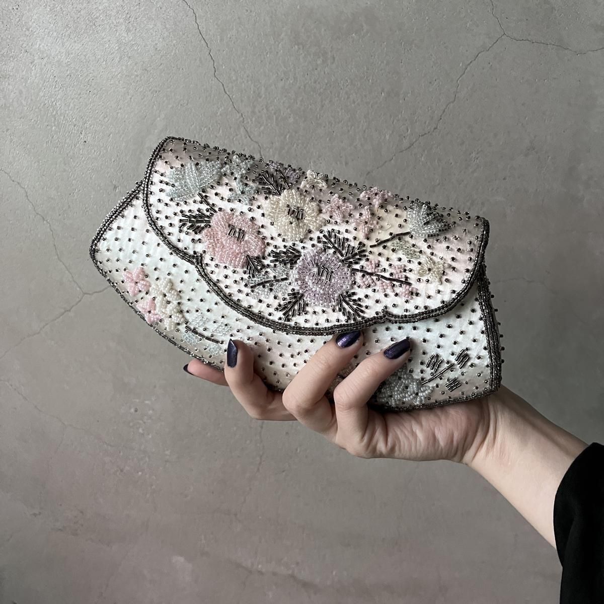 <img class='new_mark_img1' src='https://img.shop-pro.jp/img/new/icons13.gif' style='border:none;display:inline;margin:0px;padding:0px;width:auto;' />ơ ե ӡɽ åХåVintage Floral Beads Embroidery Clutch Bag