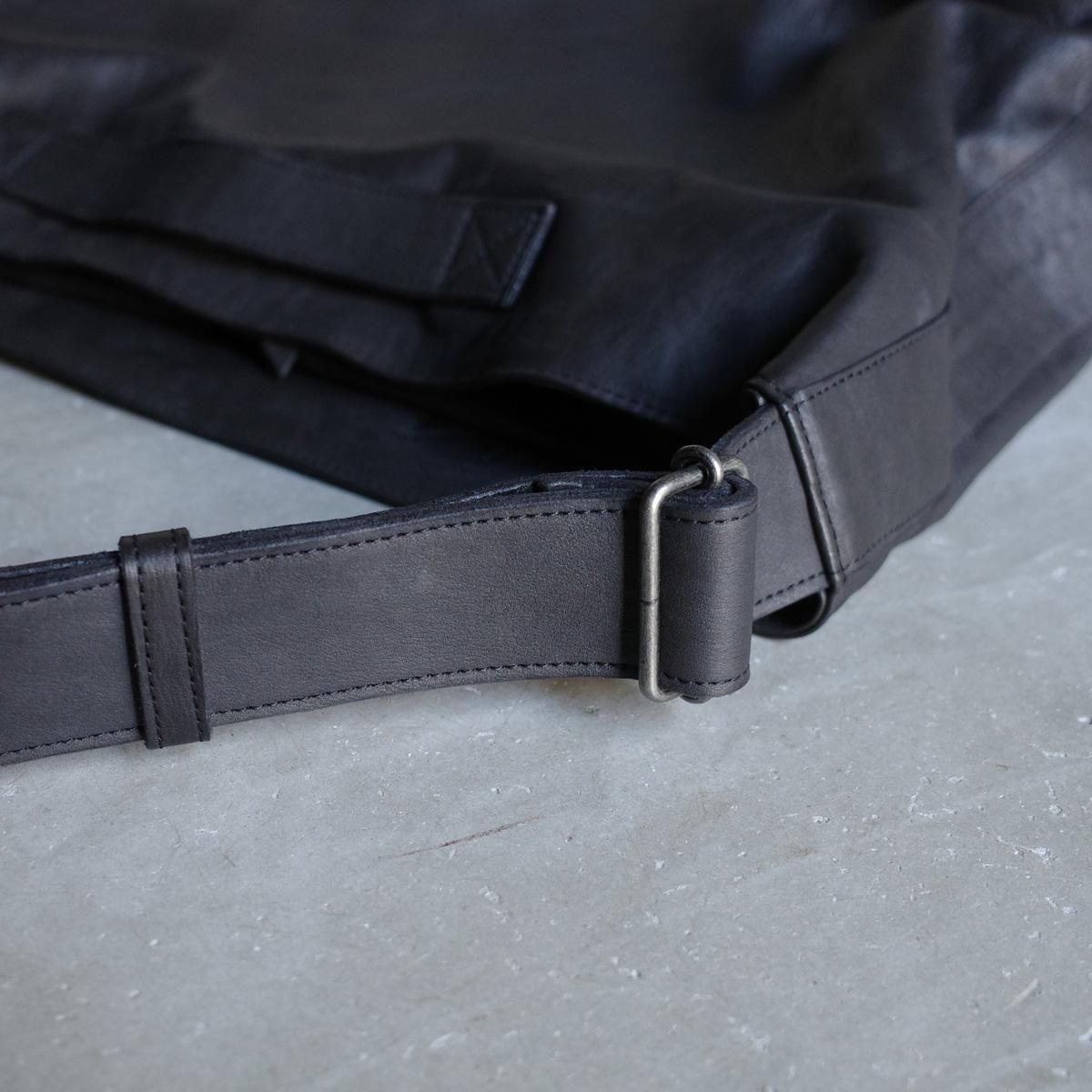 <img class='new_mark_img1' src='https://img.shop-pro.jp/img/new/icons13.gif' style='border:none;display:inline;margin:0px;padding:0px;width:auto;' />CHRISTIAN PEAU 06446-3 CP ʥꥹ ݡ Хå BLACK