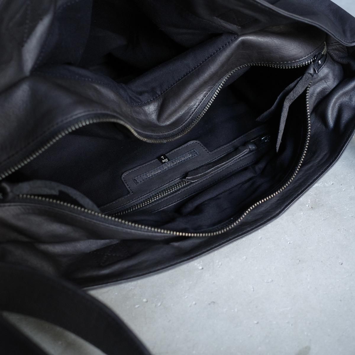 <img class='new_mark_img1' src='https://img.shop-pro.jp/img/new/icons13.gif' style='border:none;display:inline;margin:0px;padding:0px;width:auto;' />CHRISTIAN PEAU 06446-3 CP ʥꥹ ݡ Хå BLACK