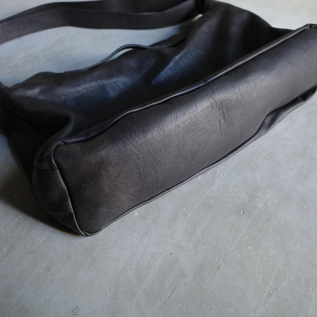 <img class='new_mark_img1' src='https://img.shop-pro.jp/img/new/icons13.gif' style='border:none;display:inline;margin:0px;padding:0px;width:auto;' />CHRISTIAN PEAU 06446-3 CP ʥꥹ ݡ Хå BLACK