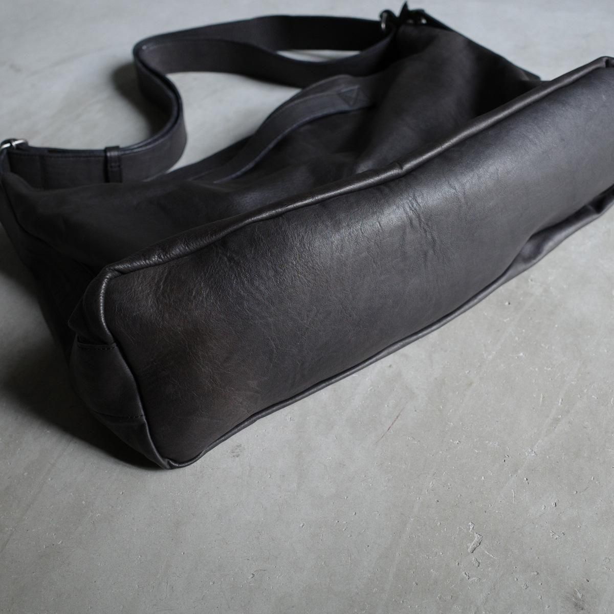 <img class='new_mark_img1' src='https://img.shop-pro.jp/img/new/icons13.gif' style='border:none;display:inline;margin:0px;padding:0px;width:auto;' />CHRISTIAN PEAU 06446-3 CP ʥꥹ ݡ Хå BLACK