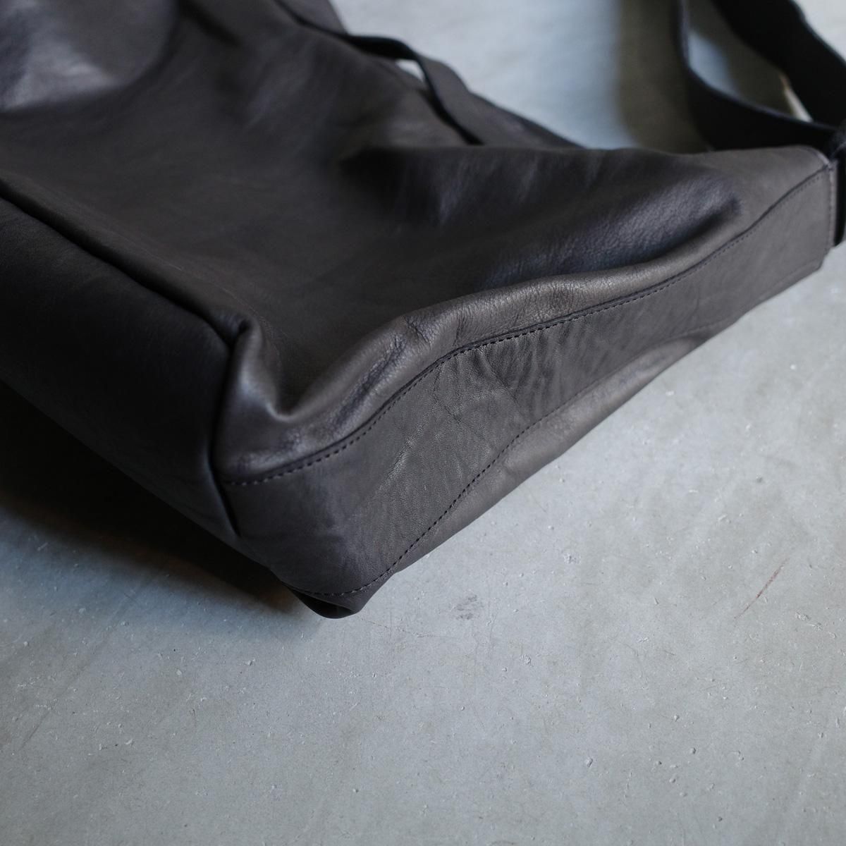 <img class='new_mark_img1' src='https://img.shop-pro.jp/img/new/icons13.gif' style='border:none;display:inline;margin:0px;padding:0px;width:auto;' />CHRISTIAN PEAU 06446-3 CP ʥꥹ ݡ Хå BLACK