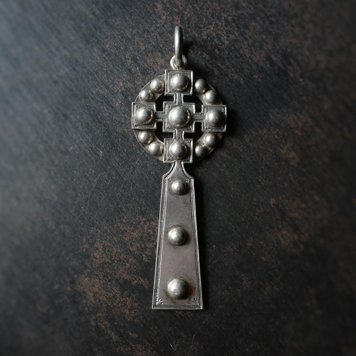 <img class='new_mark_img1' src='https://img.shop-pro.jp/img/new/icons13.gif' style='border:none;display:inline;margin:0px;padding:0px;width:auto;' />ȥꥢ С  ڥ ȥåסVictorian Silver Geometric Pendant Top