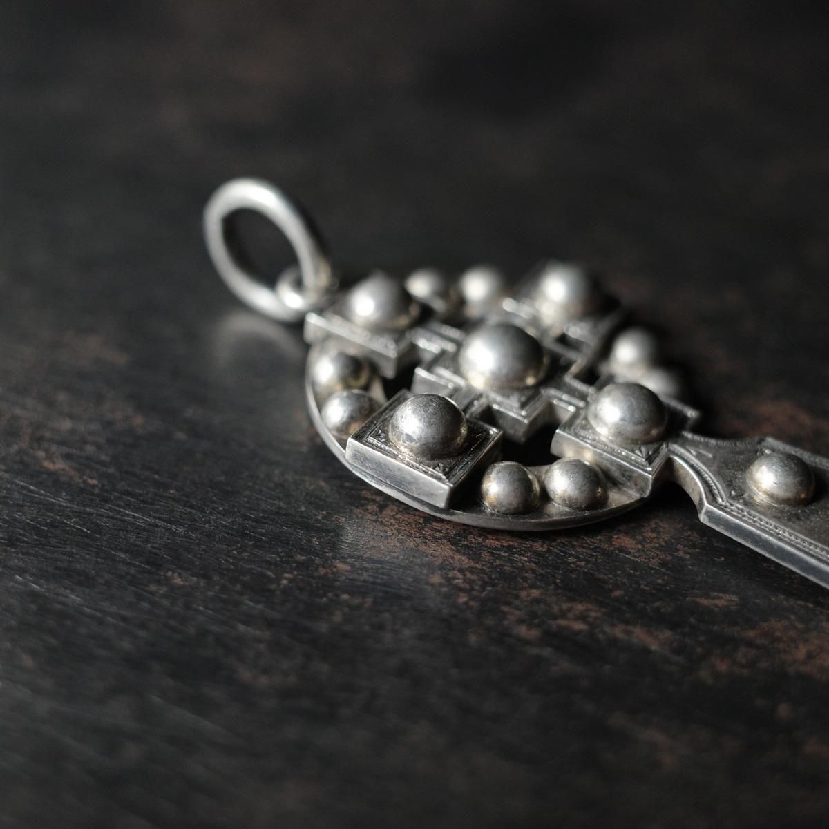 <img class='new_mark_img1' src='https://img.shop-pro.jp/img/new/icons13.gif' style='border:none;display:inline;margin:0px;padding:0px;width:auto;' />ȥꥢ С  ڥ ȥåסVictorian Silver Geometric Pendant Top