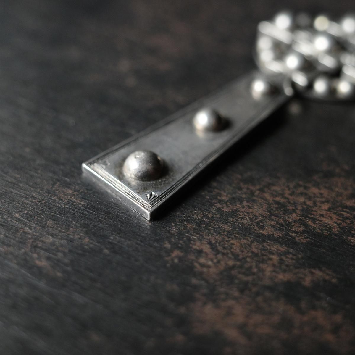 <img class='new_mark_img1' src='https://img.shop-pro.jp/img/new/icons13.gif' style='border:none;display:inline;margin:0px;padding:0px;width:auto;' />ȥꥢ С  ڥ ȥåסVictorian Silver Geometric Pendant Top