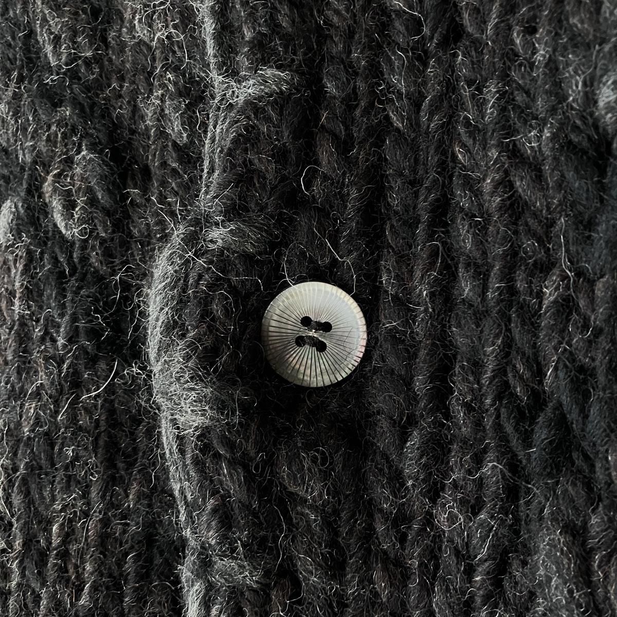 <img class='new_mark_img1' src='https://img.shop-pro.jp/img/new/icons13.gif' style='border:none;display:inline;margin:0px;padding:0px;width:auto;' />suzuki takayuki hand-knitted cardiganʥ業 ϥɥ˥åƥɥǥcharcoal brown