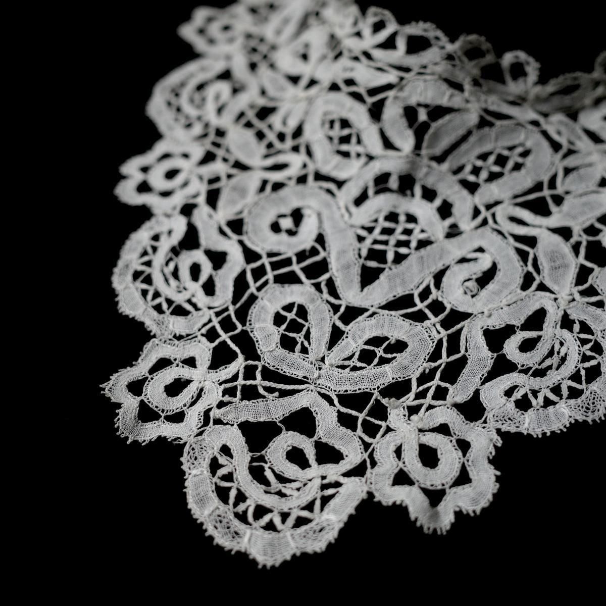 <img class='new_mark_img1' src='https://img.shop-pro.jp/img/new/icons13.gif' style='border:none;display:inline;margin:0px;padding:0px;width:auto;' />ƥ ۥ˥ȥ졼 ɥ쥹ե / ĤߡVictorian Honiton Lace Dress Front / Collar