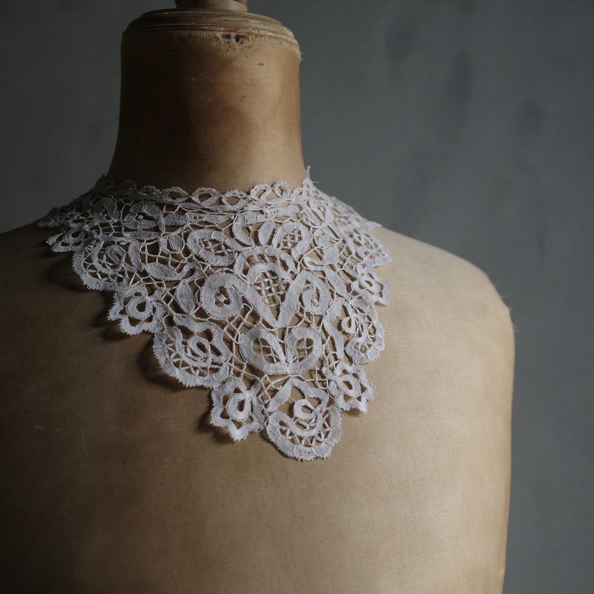 <img class='new_mark_img1' src='https://img.shop-pro.jp/img/new/icons13.gif' style='border:none;display:inline;margin:0px;padding:0px;width:auto;' />ƥ ۥ˥ȥ졼 ɥ쥹ե / ĤߡVictorian Honiton Lace Dress Front / Collar