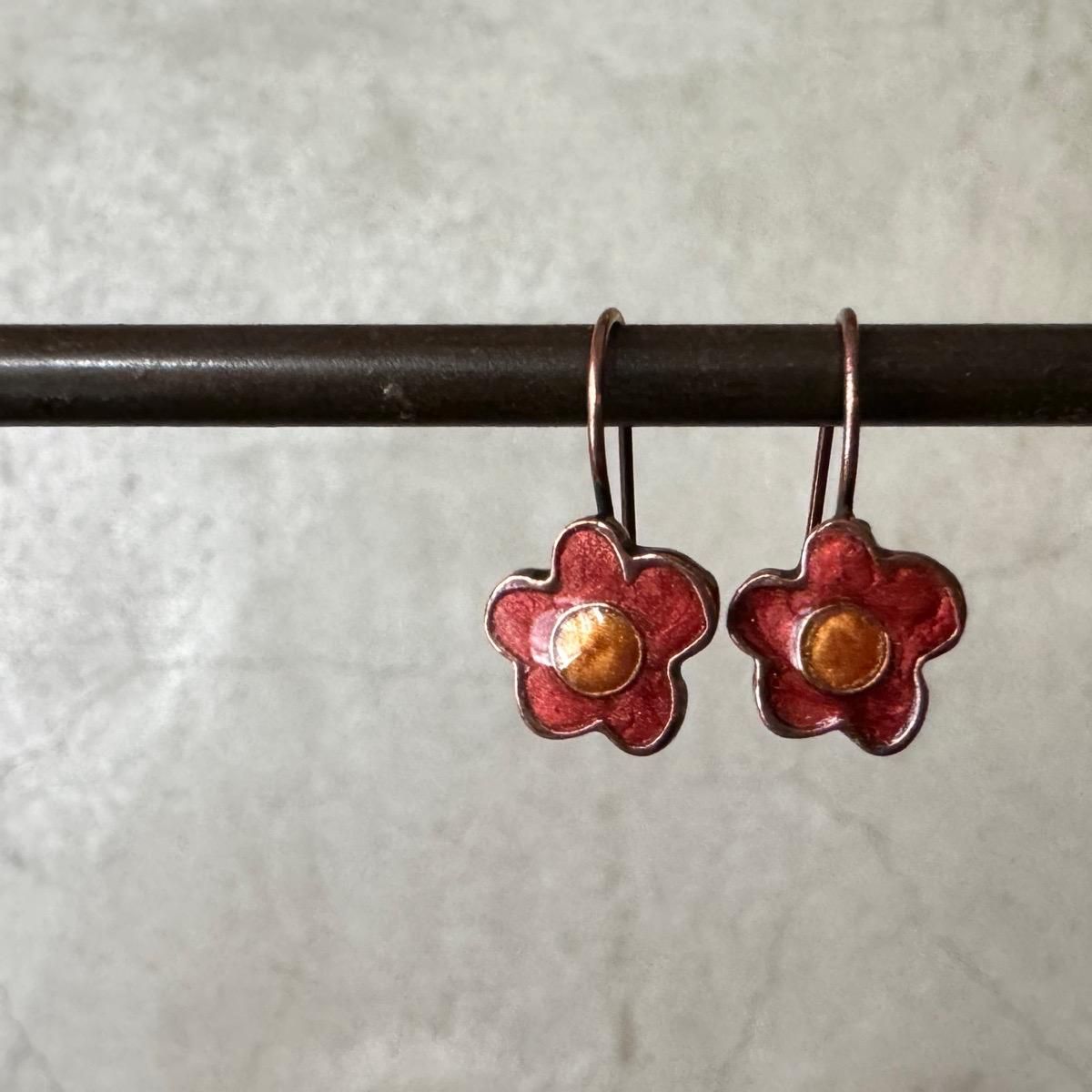 <img class='new_mark_img1' src='https://img.shop-pro.jp/img/new/icons13.gif' style='border:none;display:inline;margin:0px;padding:0px;width:auto;' />1970-80ǯ ֥ ʥ åɥե եåԥBronze Enamel EarringsDead Stock