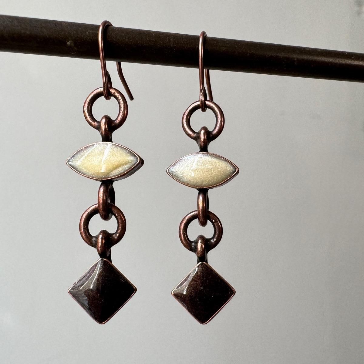 <img class='new_mark_img1' src='https://img.shop-pro.jp/img/new/icons13.gif' style='border:none;display:inline;margin:0px;padding:0px;width:auto;' />1970-80ǯ ᥿ ֥ ʥ ޡߥ ԥMetal Bronze Enamel EarringsDead Stock