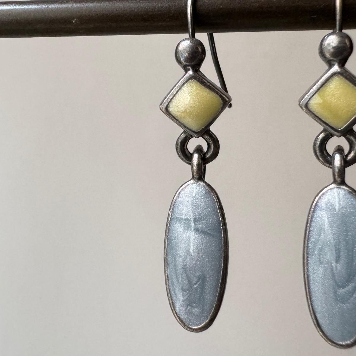 <img class='new_mark_img1' src='https://img.shop-pro.jp/img/new/icons13.gif' style='border:none;display:inline;margin:0px;padding:0px;width:auto;' />1970-80ǯ ᥿ ʥ Хߥ ֥롼ԥMetal Bronze Enamel EarringsDead Stock