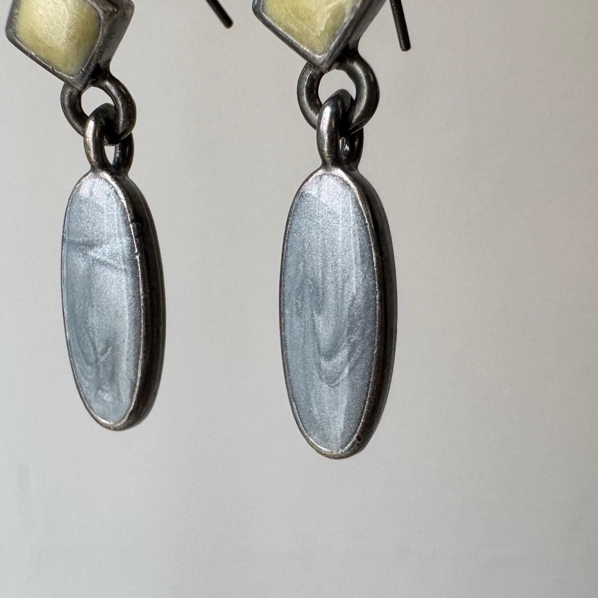 <img class='new_mark_img1' src='https://img.shop-pro.jp/img/new/icons13.gif' style='border:none;display:inline;margin:0px;padding:0px;width:auto;' />1970-80ǯ ᥿ ʥ Хߥ ֥롼ԥMetal Bronze Enamel EarringsDead Stock