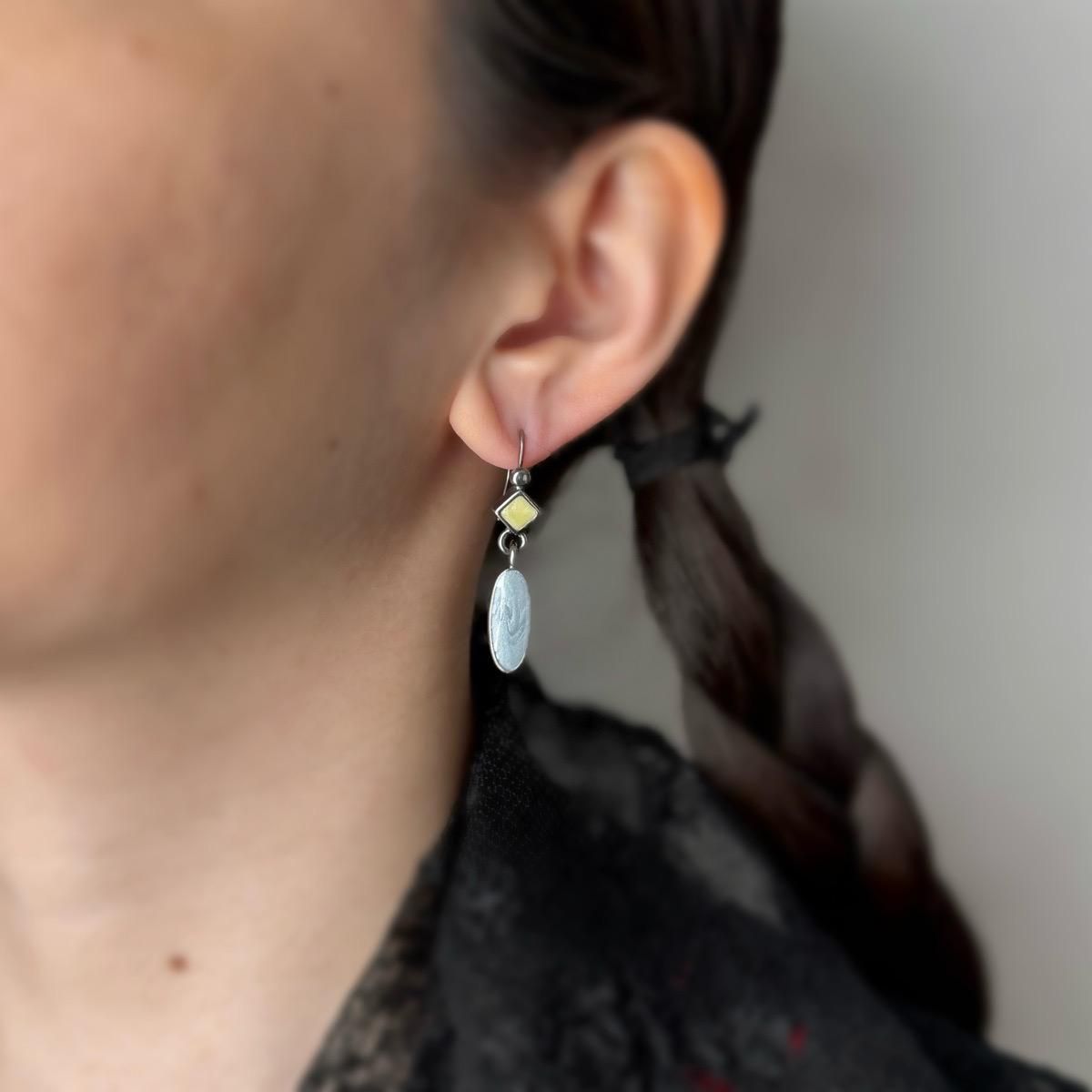 <img class='new_mark_img1' src='https://img.shop-pro.jp/img/new/icons13.gif' style='border:none;display:inline;margin:0px;padding:0px;width:auto;' />1970-80ǯ ᥿ ʥ Хߥ ֥롼ԥMetal Bronze Enamel EarringsDead Stock