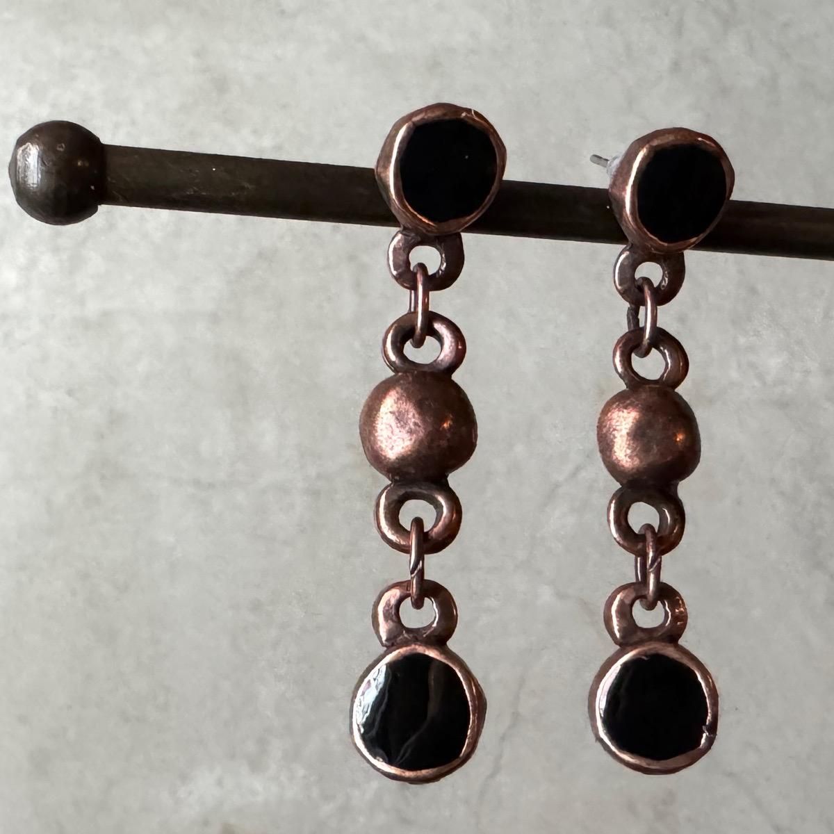 <img class='new_mark_img1' src='https://img.shop-pro.jp/img/new/icons13.gif' style='border:none;display:inline;margin:0px;padding:0px;width:auto;' />1970-80ǯ ֥ ʥ ֥å 󥰥ԥBronze Enamel EarringsDead Stock