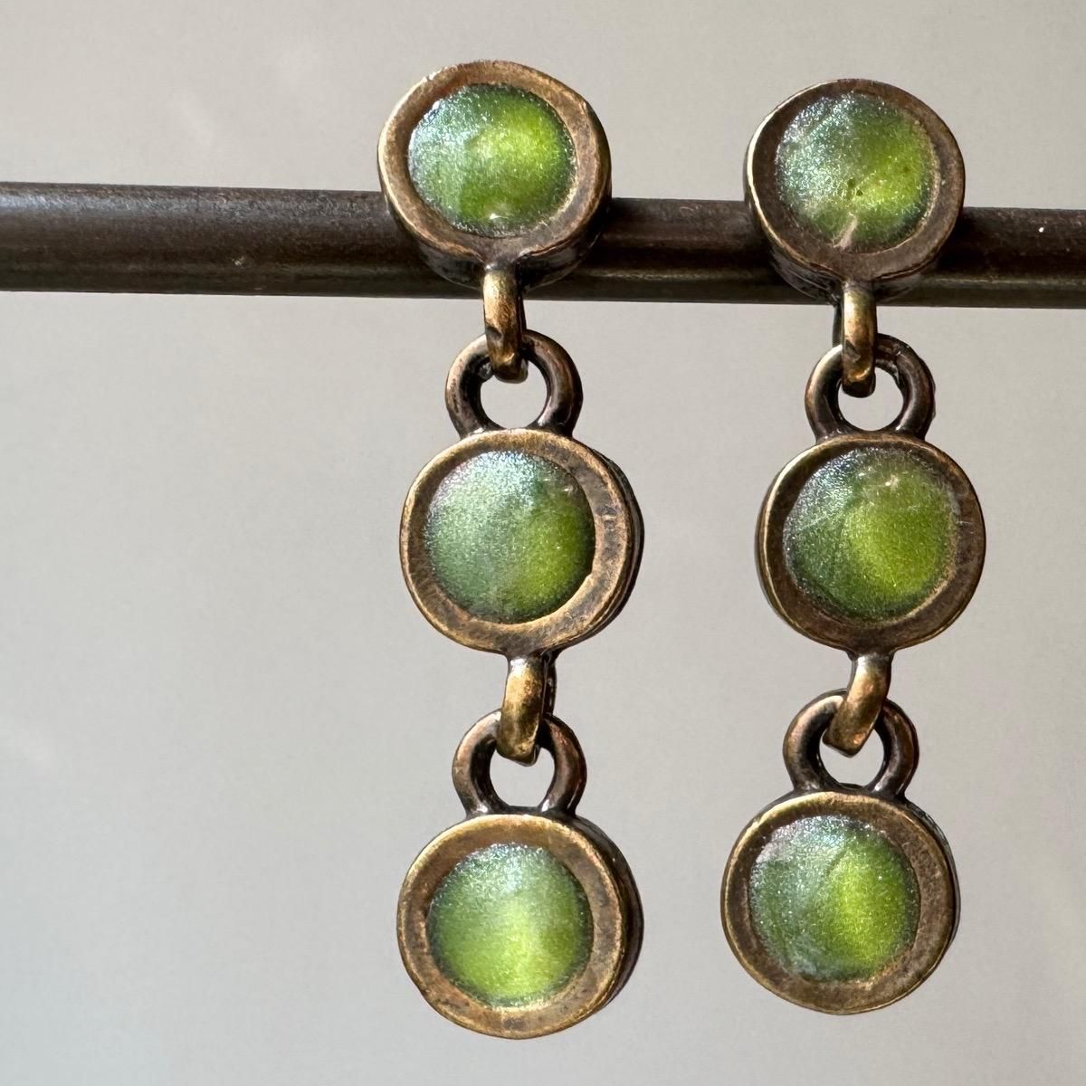<img class='new_mark_img1' src='https://img.shop-pro.jp/img/new/icons13.gif' style='border:none;display:inline;margin:0px;padding:0px;width:auto;' />1970-80ǯ ֥ ʥ ꡼ 󥰥ԥBronze Enamel EarringsDead Stock