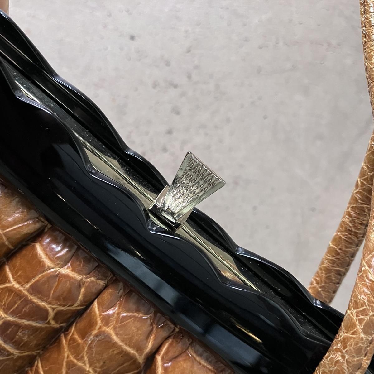 <img class='new_mark_img1' src='https://img.shop-pro.jp/img/new/icons13.gif' style='border:none;display:inline;margin:0px;padding:0px;width:auto;' />ơ ȥ쥶 ϥɥХåVintage Turtle Leather Hand Bag