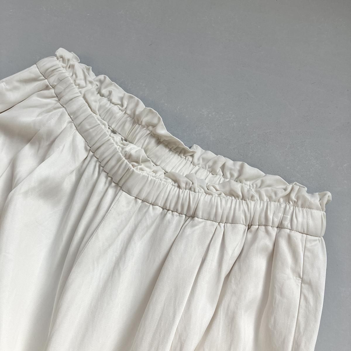 <img class='new_mark_img1' src='https://img.shop-pro.jp/img/new/icons14.gif' style='border:none;display:inline;margin:0px;padding:0px;width:auto;' />�ڴ��ָ��� 12/21�ޤǡ�  suzuki takayuki gathered pants ���ʥ����������業 ���㥶���ɥѥ�� ��Off white