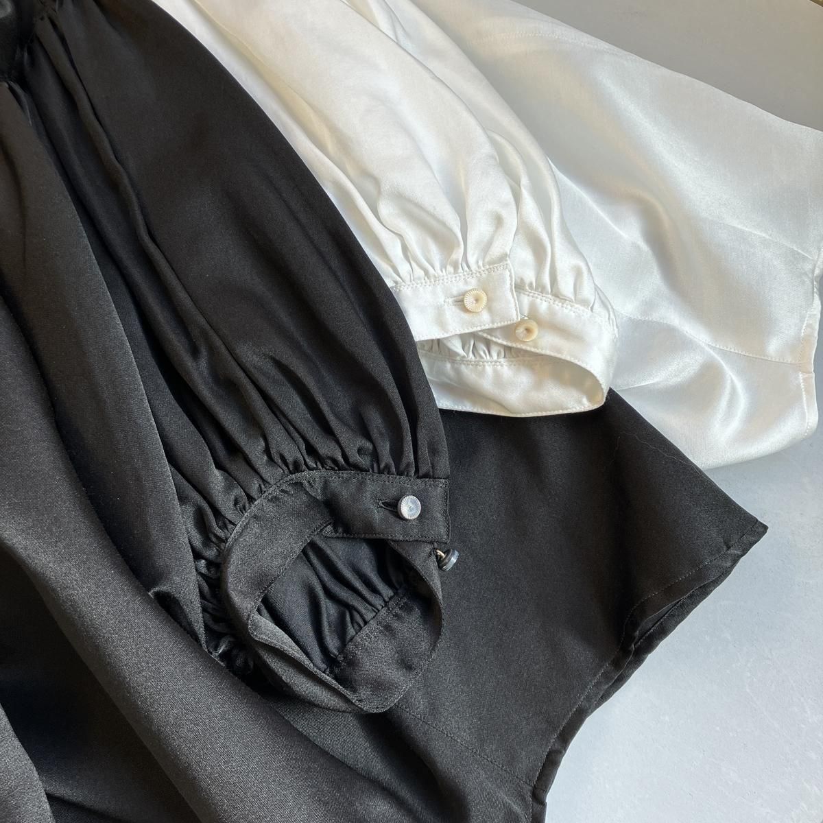 <img class='new_mark_img1' src='https://img.shop-pro.jp/img/new/icons14.gif' style='border:none;display:inline;margin:0px;padding:0px;width:auto;' />�ڴ��ָ��� 12/21�ޤǡ� suzuki takayuki puff-sleeve blouse�ʥ����������業 �ѥե��꡼�֥֥饦����Black