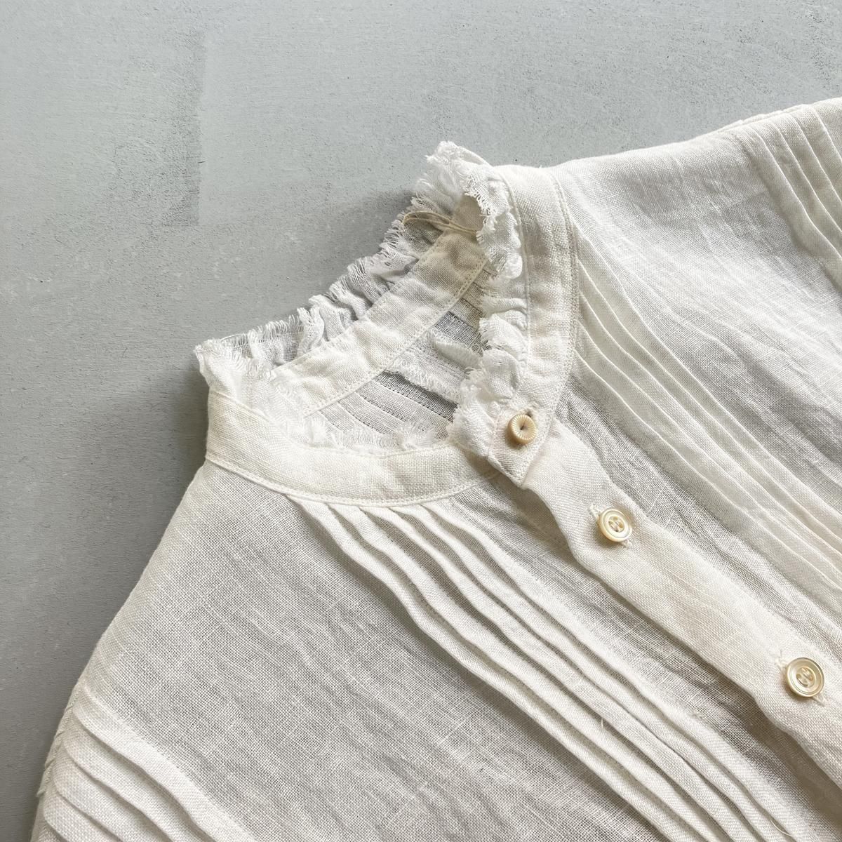 <img class='new_mark_img1' src='https://img.shop-pro.jp/img/new/icons14.gif' style='border:none;display:inline;margin:0px;padding:0px;width:auto;' />�ڴ��ָ��� 12/21�ޤǡ� suzuki takayuki pin-tuck blouse�ʥ����������業 �ԥ󥿥å��֥饦����Off white