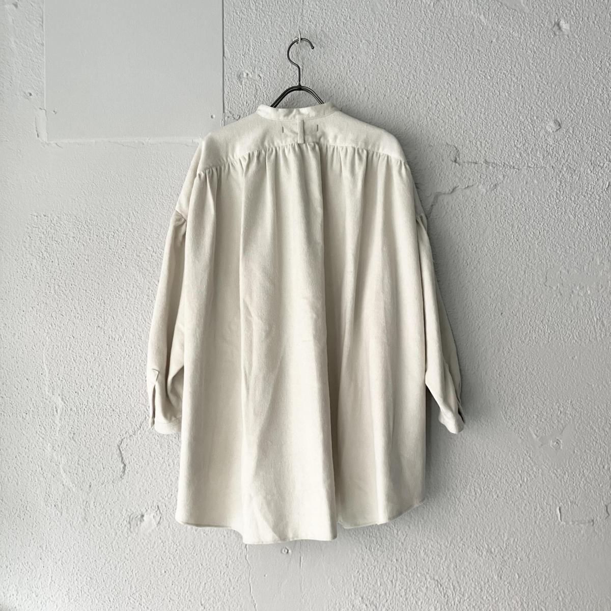 <img class='new_mark_img1' src='https://img.shop-pro.jp/img/new/icons14.gif' style='border:none;display:inline;margin:0px;padding:0px;width:auto;' />�ڴ��ָ��� 12/21�ޤǡ� suzuki takayuki over blouse ���ʥ����������業 �����С��֥饦����Egg shell