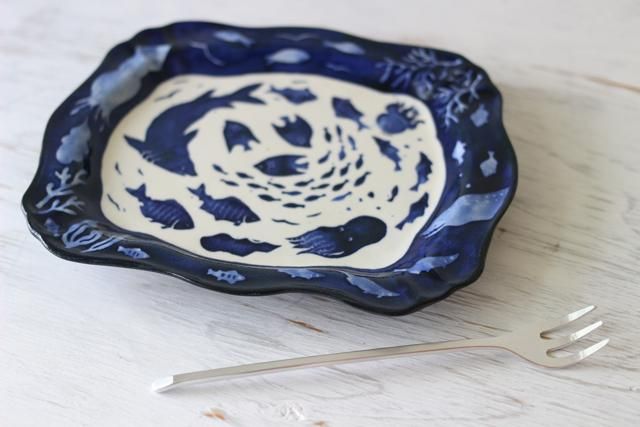 粉引き絵付け皿 四角型 海の魚たち 陶器 なかがきともこ