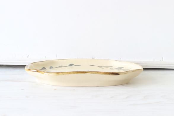 梅花と鳥の絵柄 陶器プレート 梅花と鳥の絵柄 陶器プレート 梅花と鳥の絵柄 陶器プレート