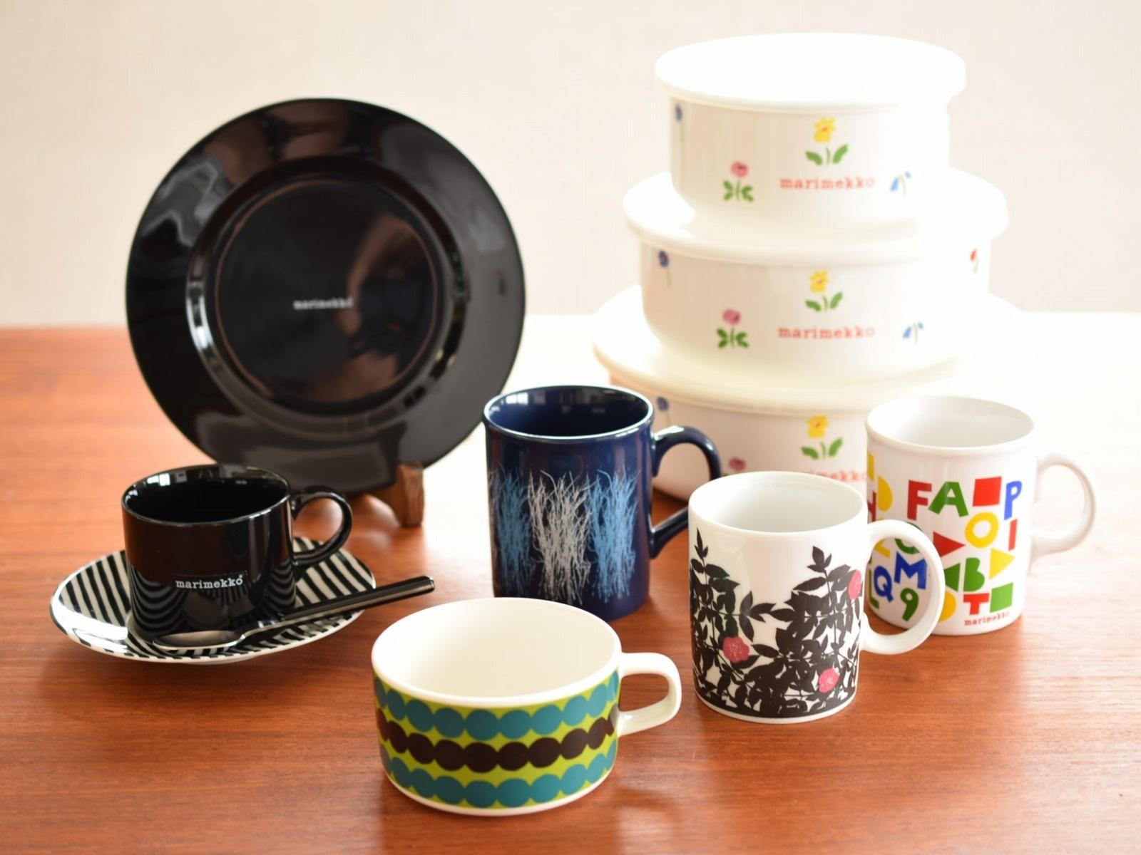 marimekko イングランド製 マグカップ (ネイビー・ブルー