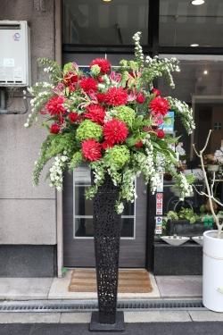 選べるカラー＞季節のおすすめ花材でつくる、ボリュームたっぷり