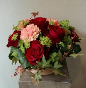 赤バラのアレンジメント - 大阪市北区 梅田 西天満 お花屋 Grindel