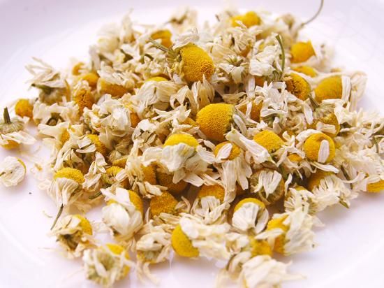 うちうみハーブ園｜自然栽培カモミール【15g】