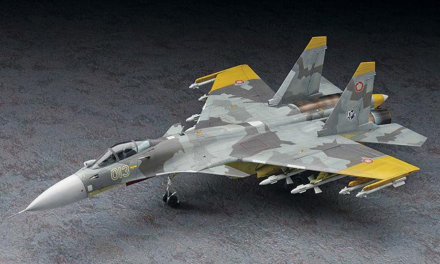 1/72 Su-33 フランカーD “エースコンバット 黄色の13” プラモデル