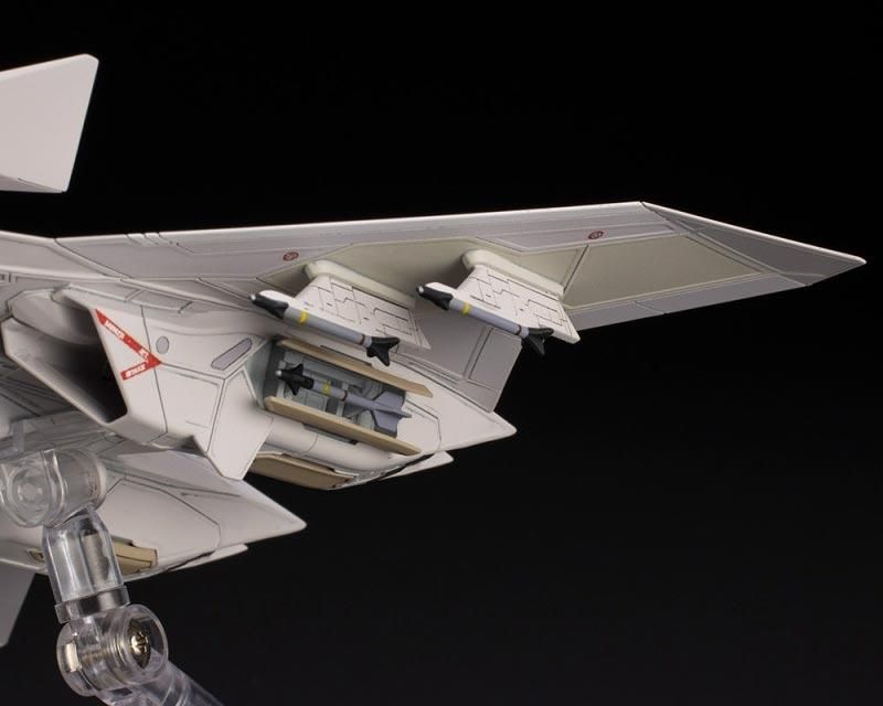 1/144 ADFX-10F ACE COMBAT 7: SKIES UNKNOWN プラモデル