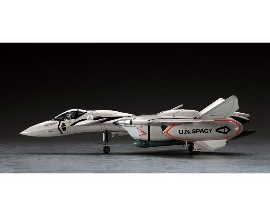 1/72 VF-11B サンダーボルト“マクロスプラス” プラモデル 1/72 VF-11B サンダーボルト“マクロスプラス” プラモデル