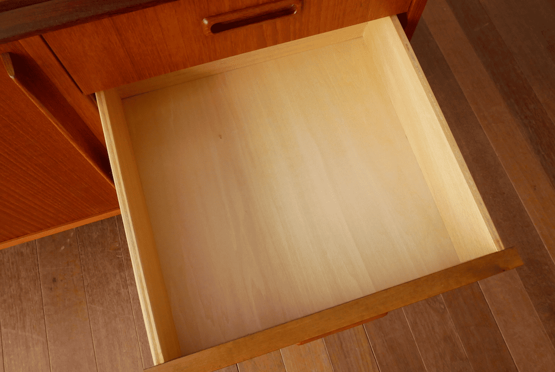 デンマーク製　ヴィンテージ家具　ブラウン木製 オープンシェルフ 収納付き デンマーク製 ヴィンテージ家具 ブラウン木製 オープンシェルフ