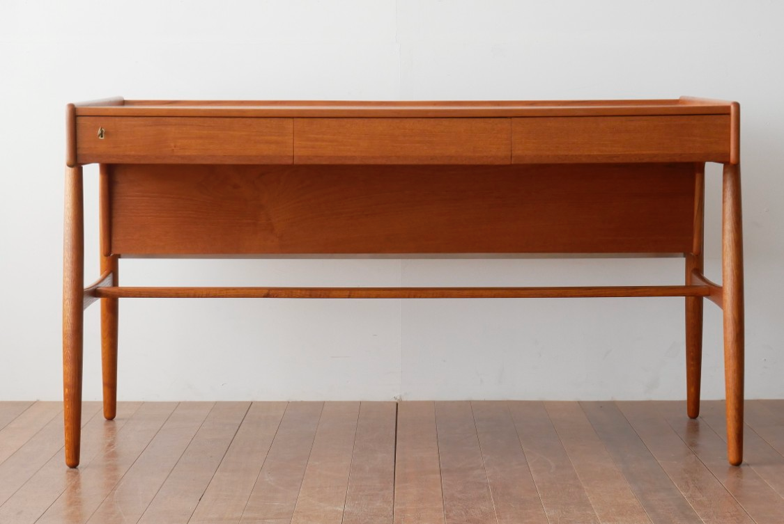 デスク【2508-0845】