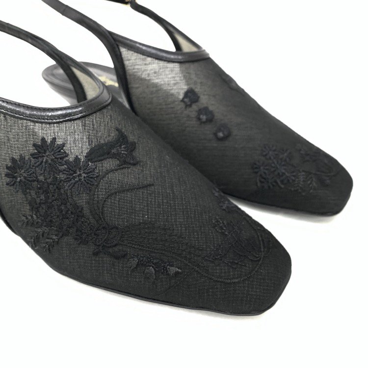 Mame Kurogouchi マメクロゴウチ Floral Embroidered Sling Back Heels 刺繍パンプス 23.5cm  MM21SS-AC303 - 7YORKU ONLINE