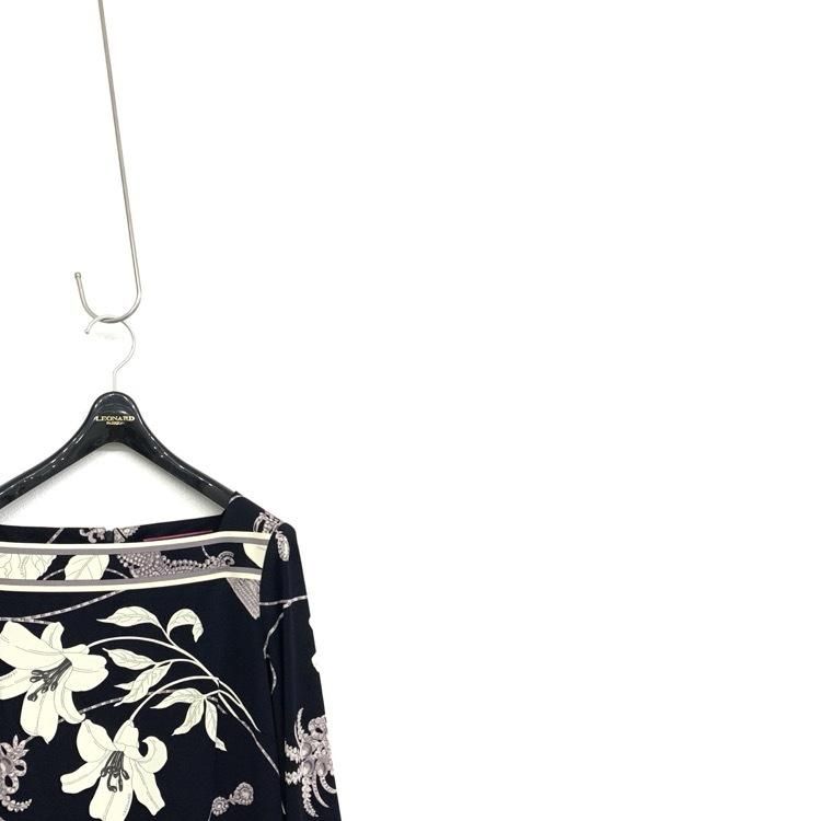 LEONARD レオナール ジュエリー＆フラワープリント ワンピース