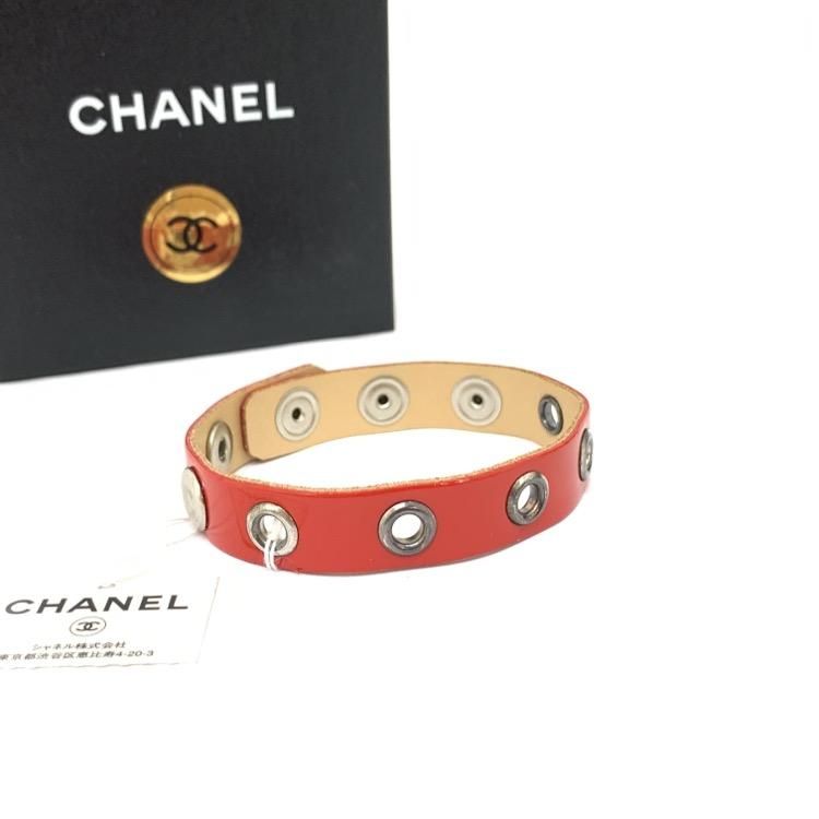 CHANEL ロゴ レザーバングル